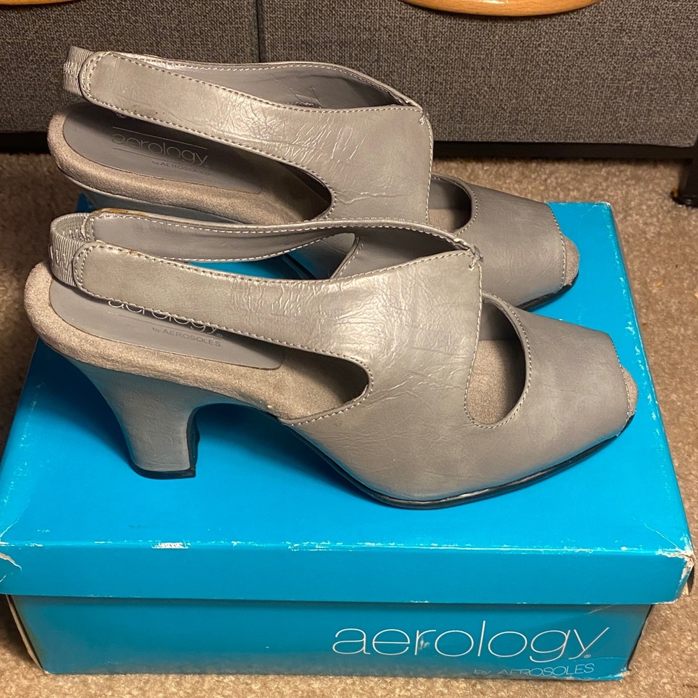 Aerology Women's Gray Slingback Heels 8